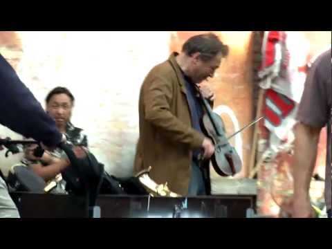 Sorteper - Hippiebyen Sover