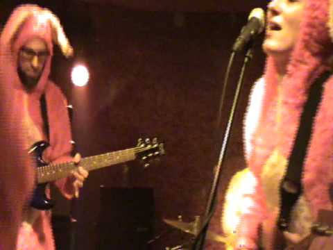 Petethepiratesquid - live - 50Ft Queenie (PJ Harvey Cover)