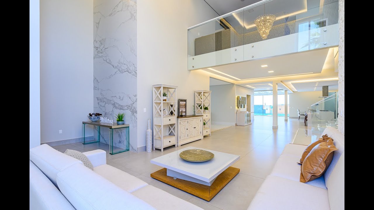 Casa de alto padrão, mobiliada, cond. fechado em Brasília