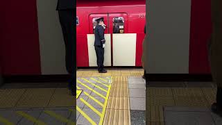 Rush Hour in tokyo subway #train #door #rushhour #japan #viralvideo #shorts #trending