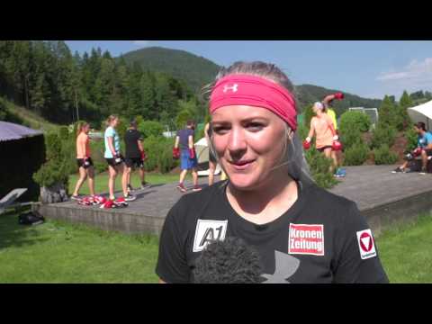 ÖSV Damenteam zum Konditionstraining im Forsthofgut