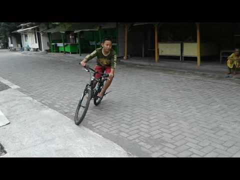 Jampingan pekok masuk ke kali