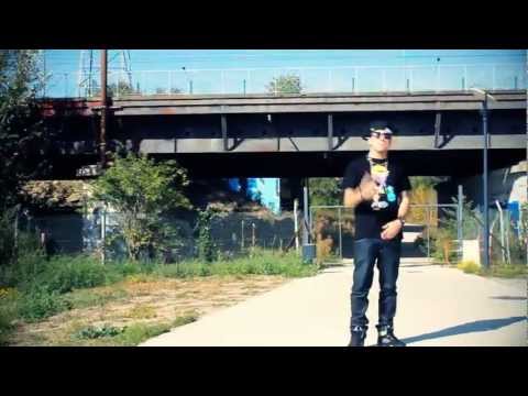 Johnson C-Low Smitherz - Devine Qui Debarque