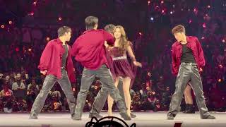 Download lagu TWICE ‘Decaffeinated’ Sana solo This is For, live in Boston 1 트와이스 사나 260403 4K mp3