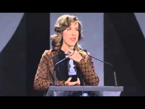 Serena Ryder wins Artist of the Year Juno 2014 sorry that jian is there