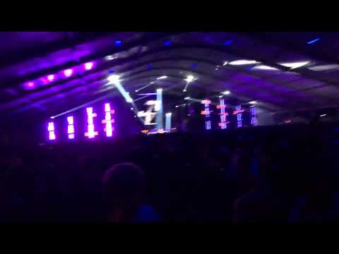 Marco Carola @ Ultra Music Festival Buenos Aires 2015 Plays Serval - Tribal Zone (Ecco Remix)