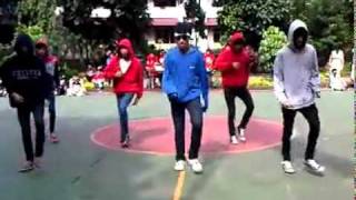 Download lagu ASTRO 7 SHUFFLE- ASTRO7 performance at SMA Charitas.mp4 mp3