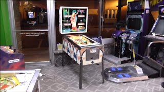 Let's Play our 1975 Williams Pat Hand Pinball Machine - Finally Got It Working Right!