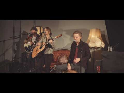 Wiener Blond feat. pauT - Gestan (St. Pölten) Live-Version