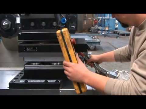 Универсальный токарный станок Fat-Haco TUR MN 1350/2000 - Видео c Youtube №6