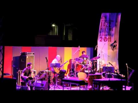 Christos Asonitis - Drums Vamp Solo in 5/4 time (Lito Voyatzoglou Quartet-Morning I)