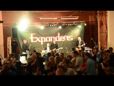 Expanders framför "Got You On My Mind" i Hågelbyparken 2014