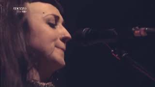 Hiatus Kaiyote breathing underwater live