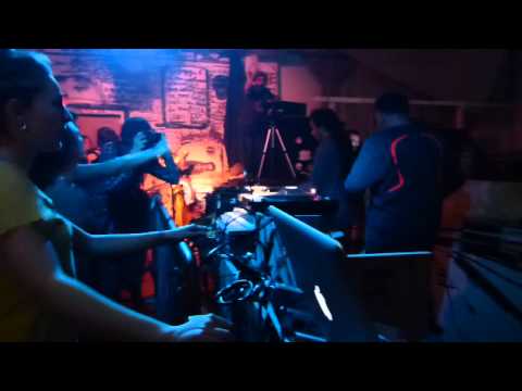 ZION TRAIN ft MC DubDadda @Rebeldia (Pisa) 4 May 2013 [1di5]