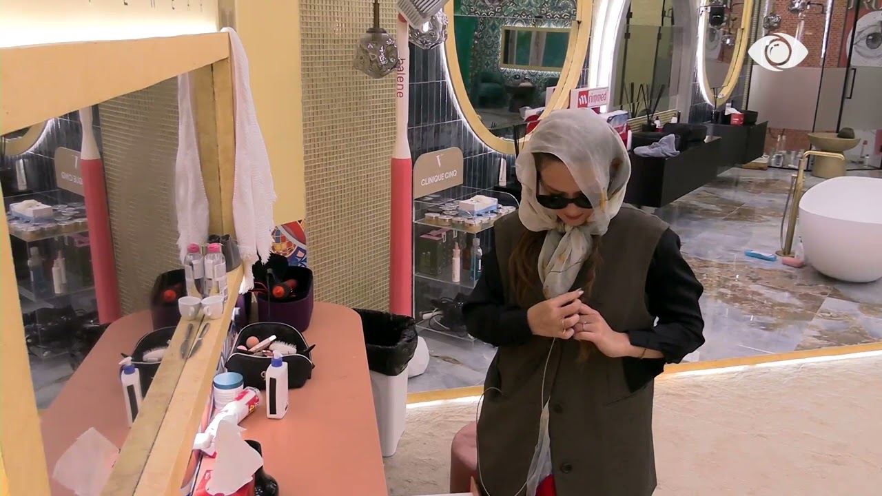 Françeska maskohet, çfarë plani ka banorja?