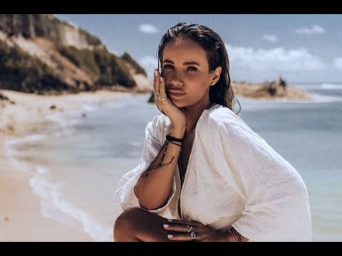 Айза Анохина показала в истории свой вареник