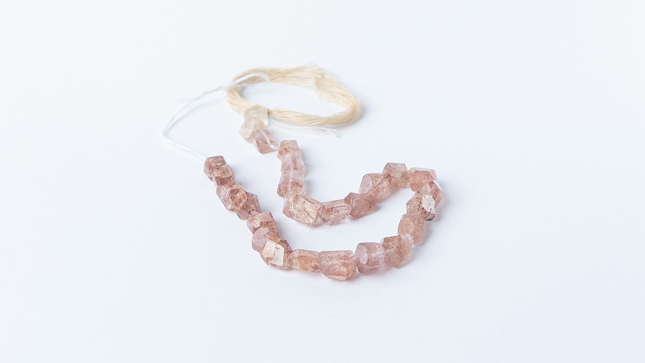 Strawberry Quartz | Faceted Tumble | 7-8mm Bead Size | 22cm Strand Length video