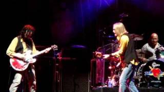 Tom Petty & the Heartbreakers- Saving Grace (lightning and power outage) Live