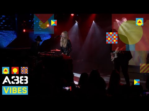 Still Corners - The Message // Live 2019 // A38 Vibes