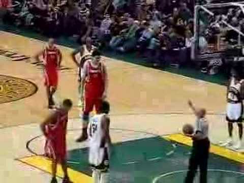 yao ming shooting 2 free throws