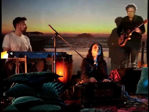 Mantra Gesang von Voice of Yoga meets Slow Down Music von UNDER ONE SKY- powered by AIRNERGY