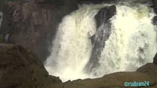 preview picture of video 'Hognekal Water Falls, Tamil nadu, India - Main Falls'