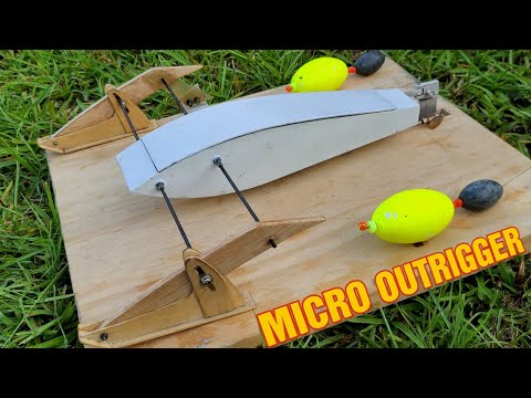 10 Laps Around 2 Bouys 50 Feet Apart - 12" Micro Racer Entry - Home Made Rc Boat
