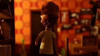 Audiodescrição | A Casa é Sua - Arnaldo Antunes | Videoclipe oficial (Projeto 3 Clipes - 1 Curta)