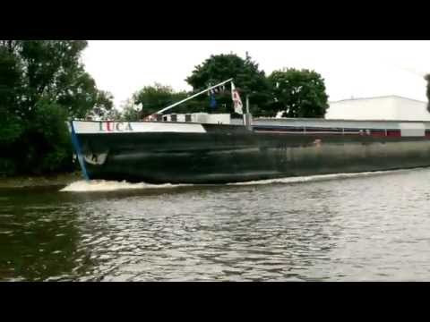 Vorbeifahrt Binnenschiff Luca GMS 04005660 zu Tal auf der Hunte beim WSA in Oldenburg