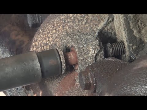 Old Mechanic Trick To Removing Rusty Exhaust Manifold Bolts!