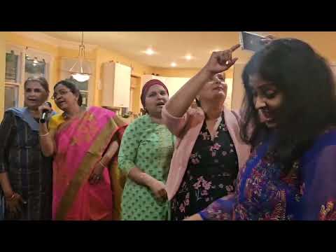 Group Song - Na Mangoon Sona Chandi