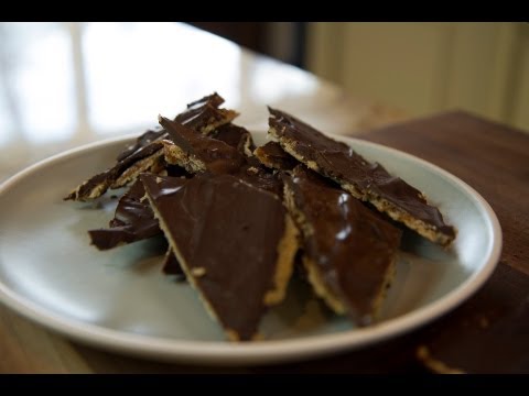 Delicious Caramel Chocolate Matzah - Let's Cook with ModernMom