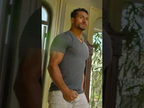 We can feel the heat through the screen 🔥| #War | #TigerShroff