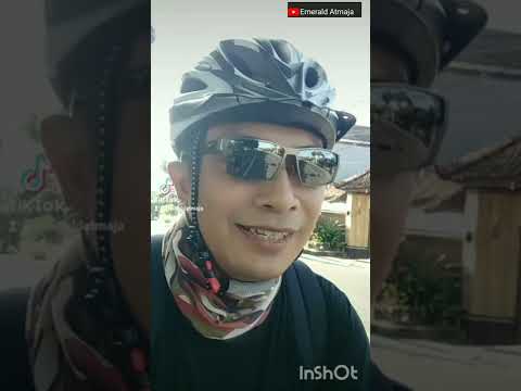 Gowes TIKTOK Lagu Bali || Celek Dogen - Tri Puspa || Cover By Bagus Wirata || Versi Ukulele