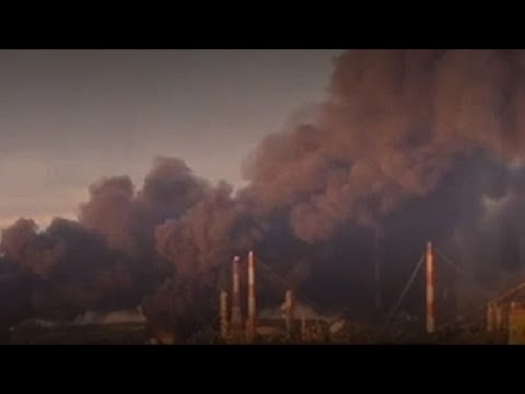 Kyiv cible une raffinerie et un hub d’oléoducs russes, un drone frappe la centrale de Zaporijjia