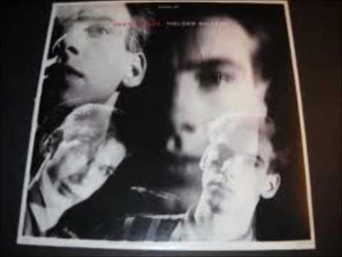 Holger Hiller featuring Billy MacKenzie   Whippets