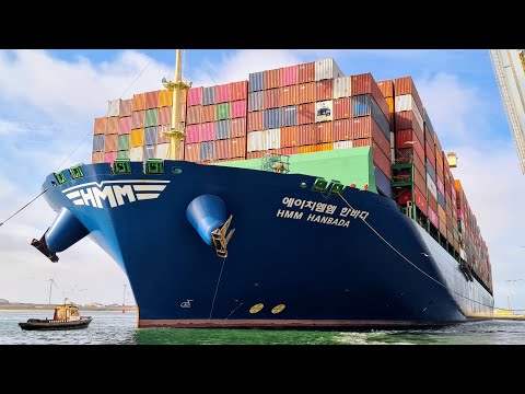 How to Dock World's Largest Container Ship