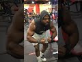TRICEPS AND POSE