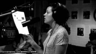 Lily Allen - Womanize- - OuiFm