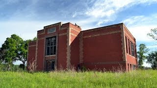 preview picture of video 'Inside the Abandoned Brantford Public School'