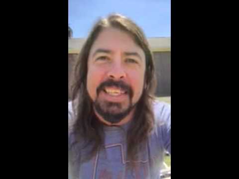 Dave Grohl Responds To The 1,000-Person Cover Of 'Learn To Fly'