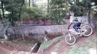 preview picture of video 'Practicing Dirt Jump with Reza Fahlevi'