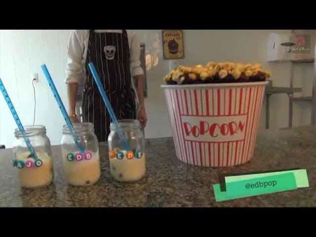 Vídeo relacionado con 12 piezas Película Noche birthday cake topper decoración magdalenas de película palomitas Decoración Cine Fiesta Temáticas de Películas Cupcake Festival de cine feliz cumpleaños aniversario