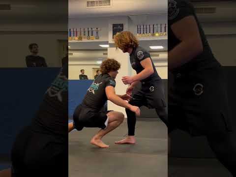 How to properly do a Double Leg Takedown!! 🥋🤼‍♂️ #wrestling #bjj