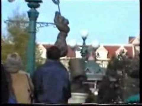 download lagu mp3 mp4 Disney Legends Statue, download lagu Disney Legends Statue gratis, unduh video klip Disney Legends Statue