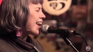 Girlpool - Crowded Stranger (Live on PressureDrop.tv)