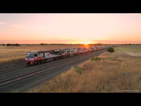 3AM9 SCT Mixed Freight Train Passes Through Gheringhap At Sunset (5/3/2024) - PoathTV Railways
