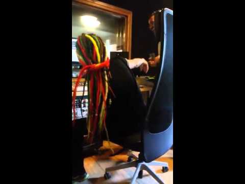 Boss Dogz feat ÖZLEM TEKİn - SOKAKLAR BENDE...