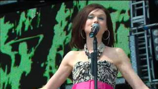 Sophie Ellis-Bextor - Today The Sun&#39;s On Us (Live @ T4 On The Beach, 22/07/2007)