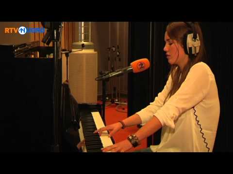 Mariska Brink van The Voice zingt bij Radio Noord - RTV Noord